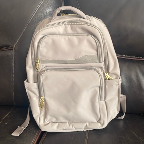 SIGNATURE FAY TRIP BACKPACK - Picture 2 of 8